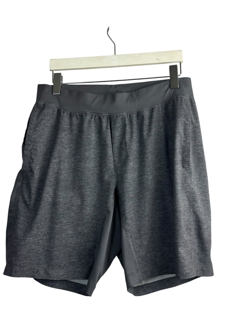 Lululemon Shorts linerless 9” Heathered Gray Men’s Size XL